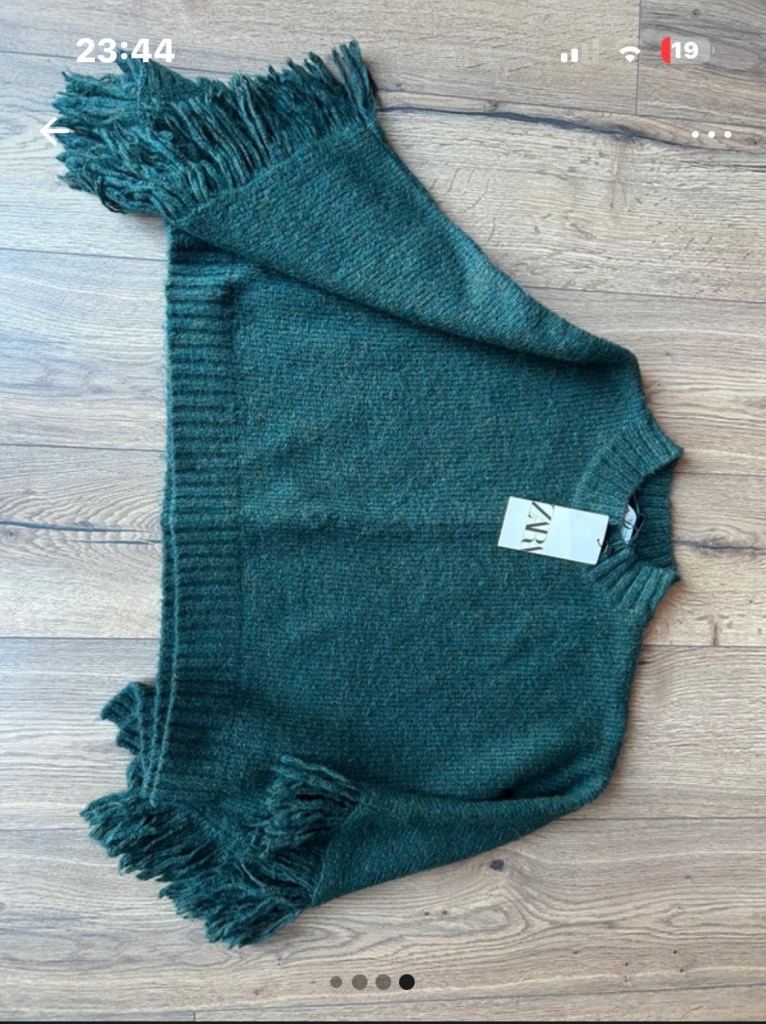 Zara green emerald woolen tassel poncho