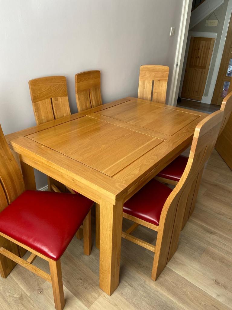 Solid Oak Dining Table & 6 Chairs