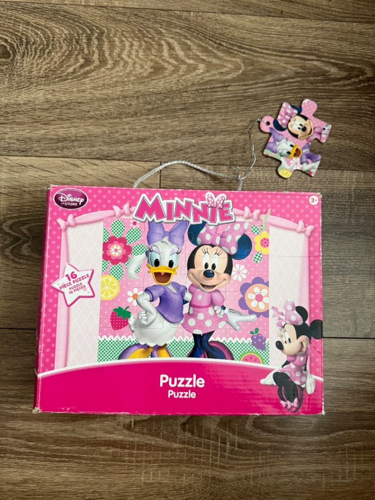 Disney Store Minnie Mouse 16 Piece Puzzle