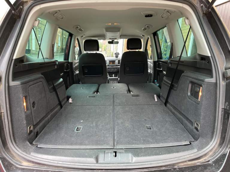 Volkswagen SHARAN MPV 2017 Semi-Auto, 1968 (cc), 5 doors