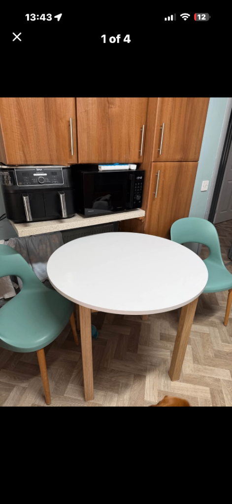 Kitchen table 