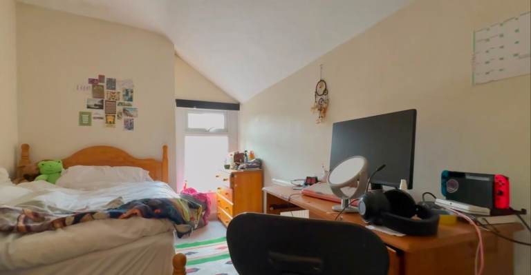 4 bed house in May St Cardiff CF24 4EX