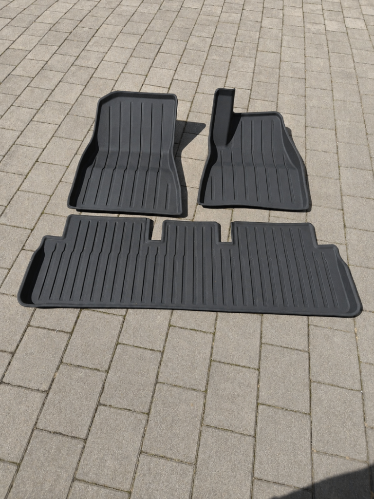 Tesla model 3 car mats
