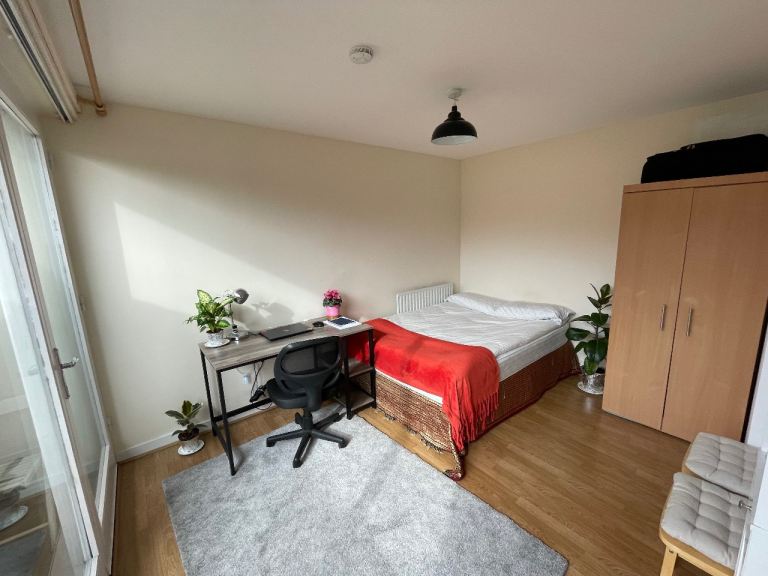 Double Room_ Bills INC – 2 min to Caledonian Road Station_ Available mid-June ✅