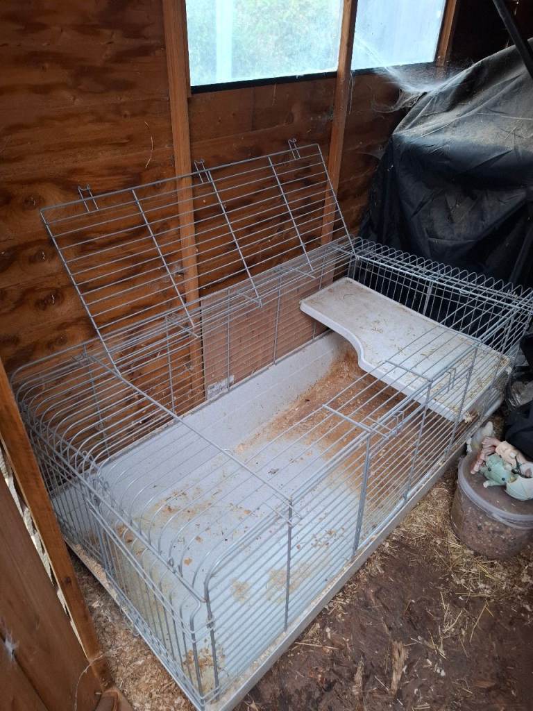 Large Pet Cage for Rabbits or Guinea Pigs