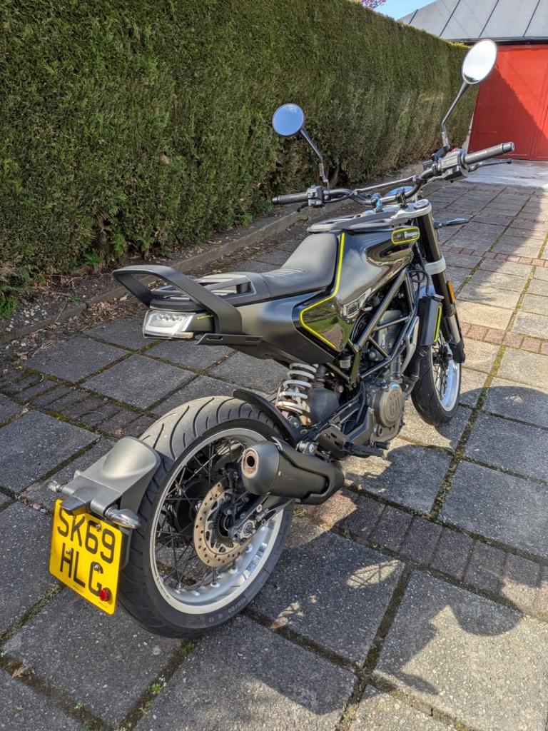 Husqvarna SVARTPILEN 401