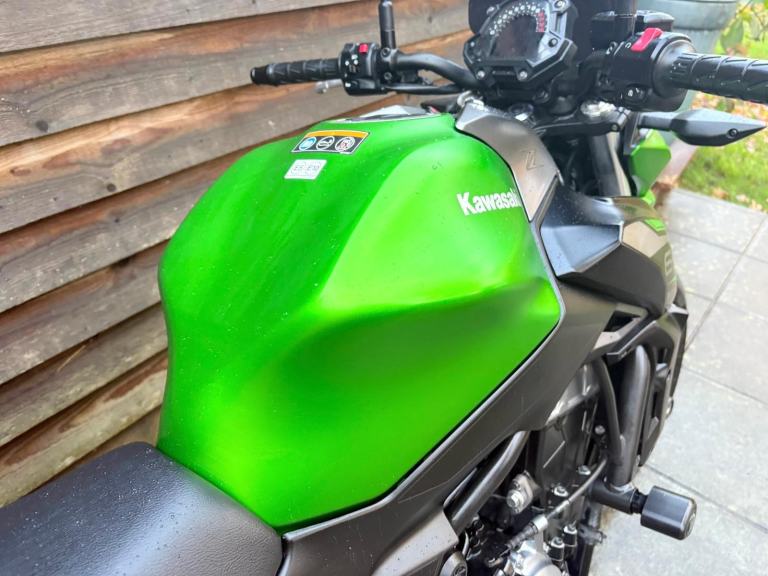 2019 / 69 Kawasaki Z650ABS £4500 Green 3291 miles. 