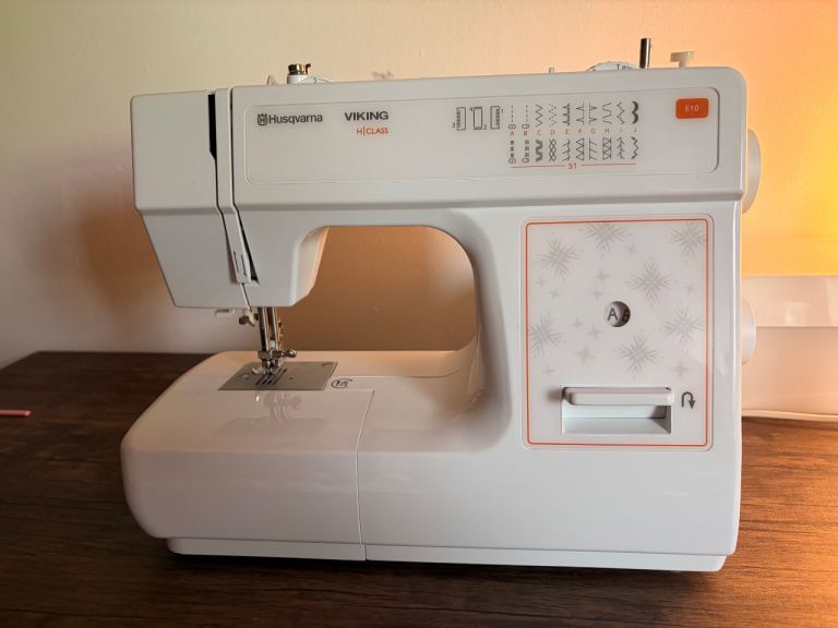 Sewing machine Husqvarna E10 viking