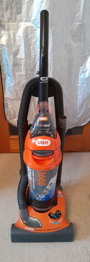 VAX Turboforce cyclonic power cleaner 1600w. Spares or Repairs.