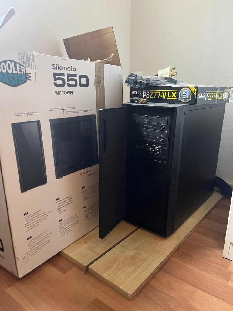 Cooler Master Silencio 550 PC Case with ASUS P8Z77-V LX Motherboard