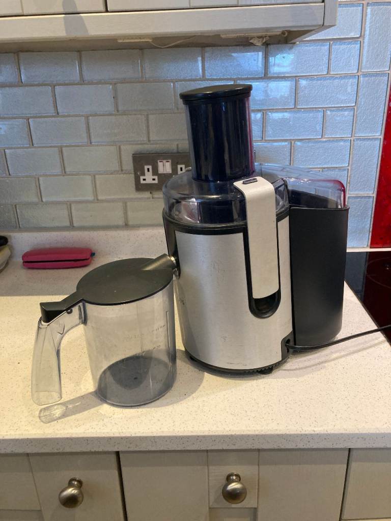 Philips Juicer - plus jug for collecting and pouring - in good condition