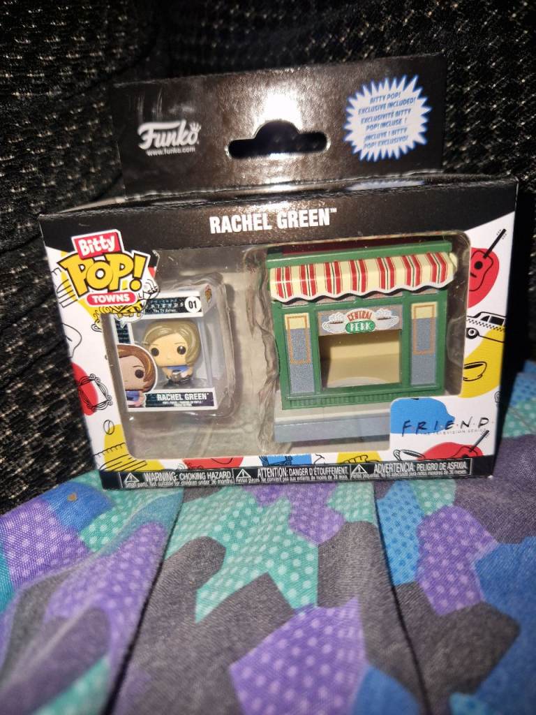 Bitty POP! Towns Rachel Green and Central Perk