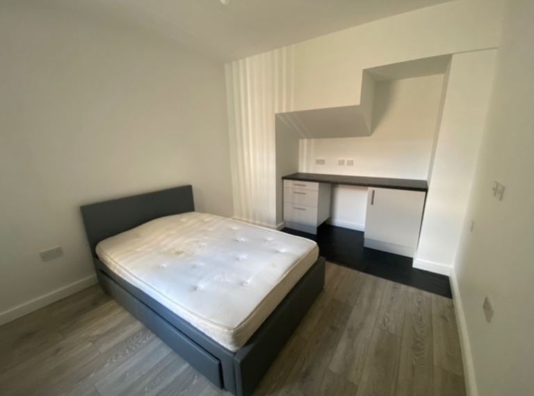 2 x 1 Bedroom with Private En-Suite (Inc Bills)