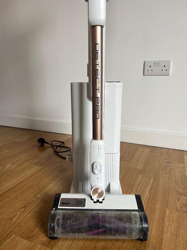 Shark Detect Pro Cordless Auto-Empty Vacuum Cleaner IW3611UKT