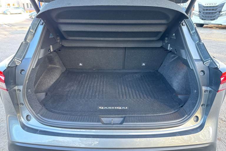 2022 Nissan Qashqai 1.3 DiG-T MH Tekna 5dr Hatchback Petrol Manual