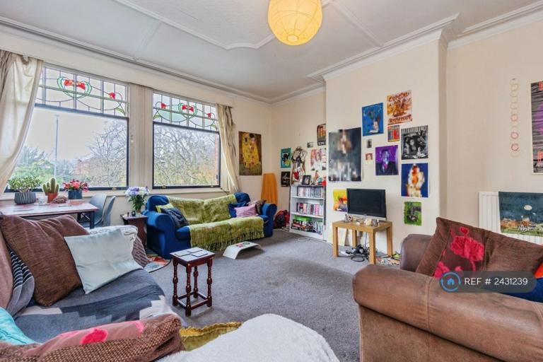 4 bedroom flat in West Didsbury, Manchester, M20 (4 bed) (#2431239)