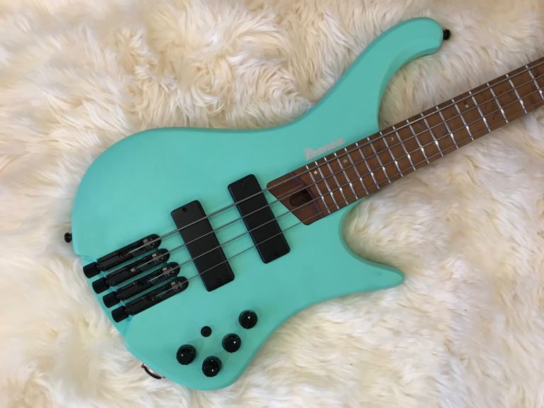 Ibanez EHB1000S 4 string headless Electric Bass in Sea Foam Green Matte, wow!