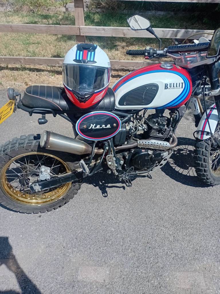 Bullit, HERO, 2022, 125 (cc)