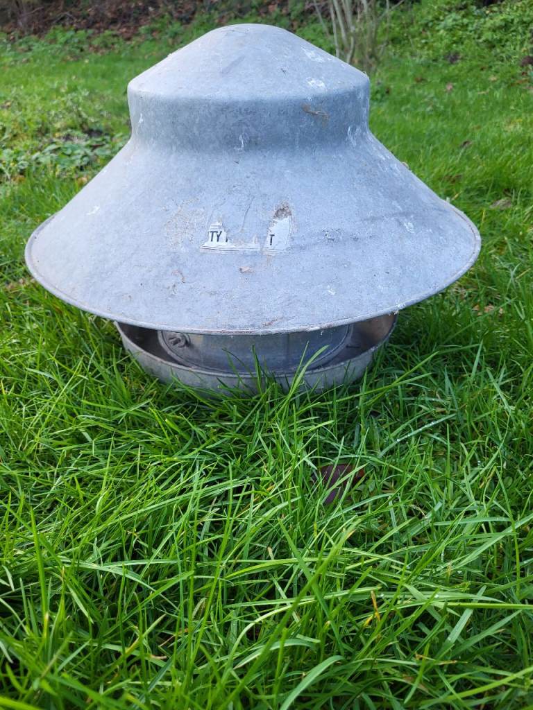 Eltex galvanised poultry feeder 