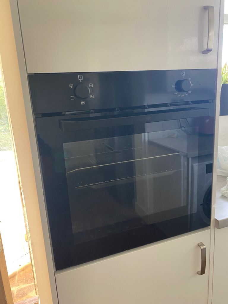Lamona oven - 1.5 years old 