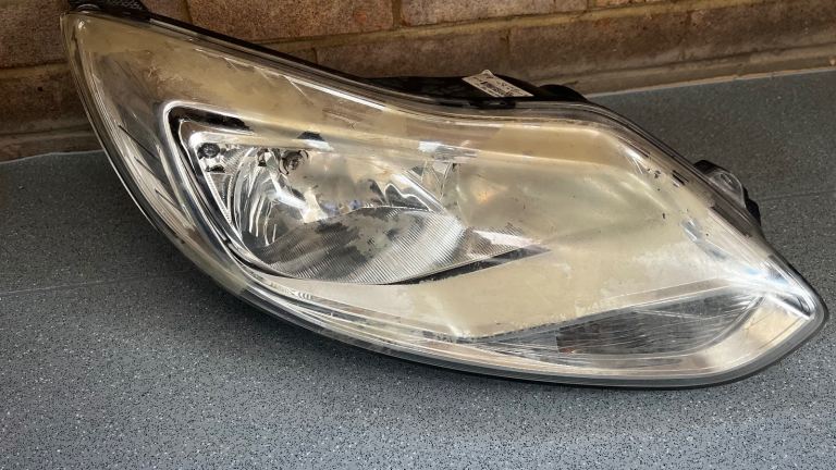 Ford Focus MK3 O/S Headlight