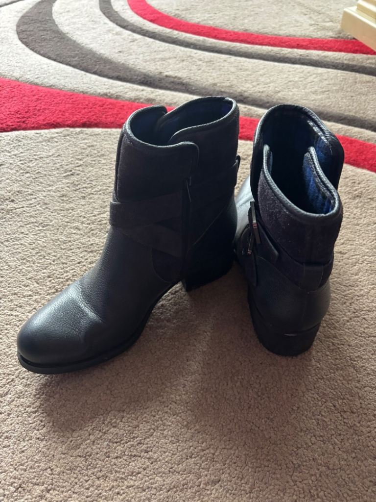 image for Size 5 m and s boots