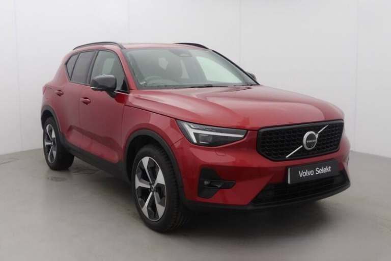 VOLVO XC40 2.0 B4P Ultimate Dark 5dr Auto