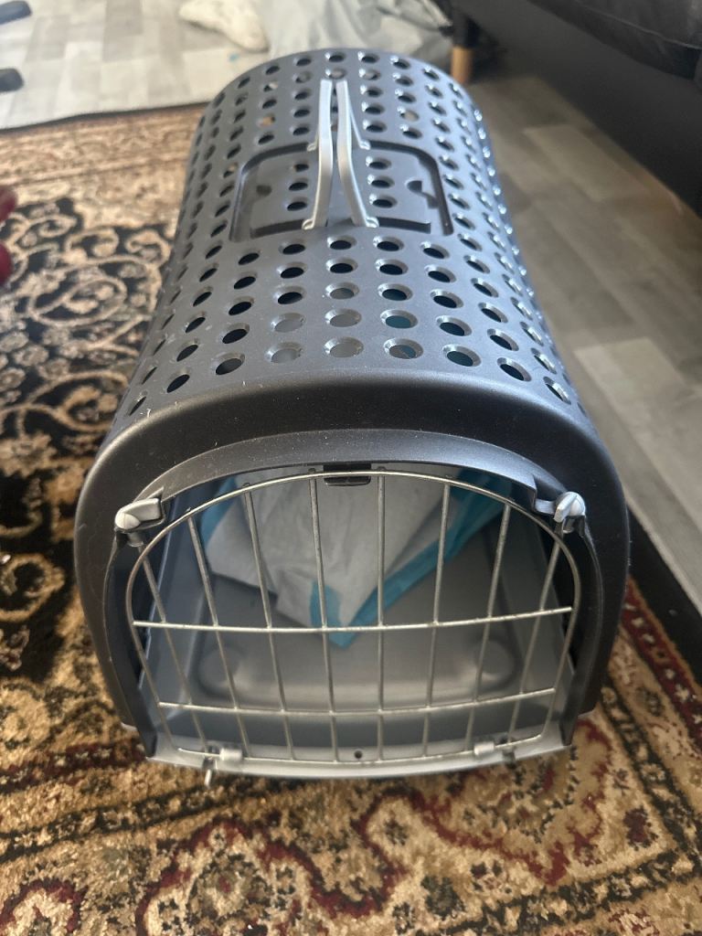 Cat carrier + free disposable pet pad