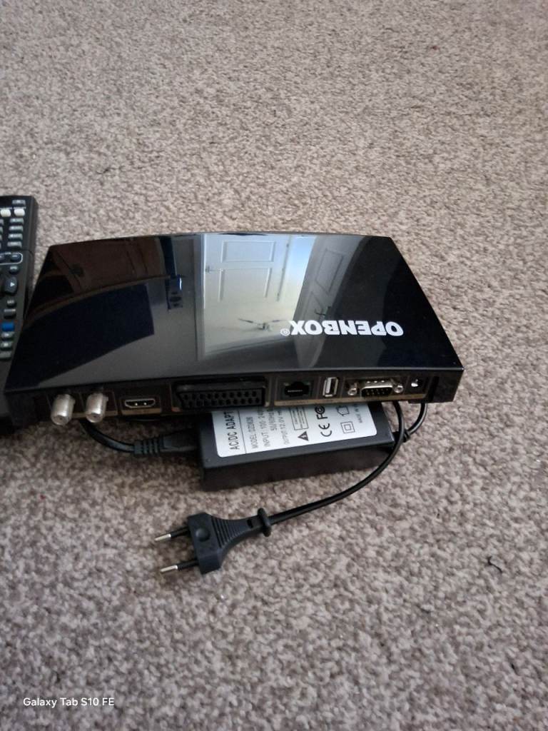 Open box digital TV RECIEVER. 