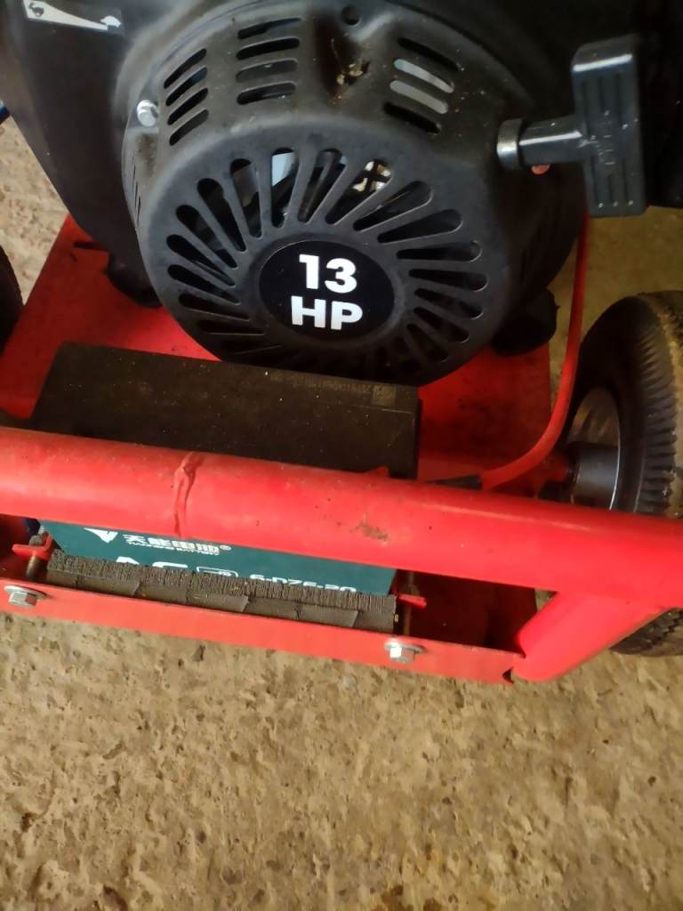 MTD  465  13 Horsepower Garden Chipper