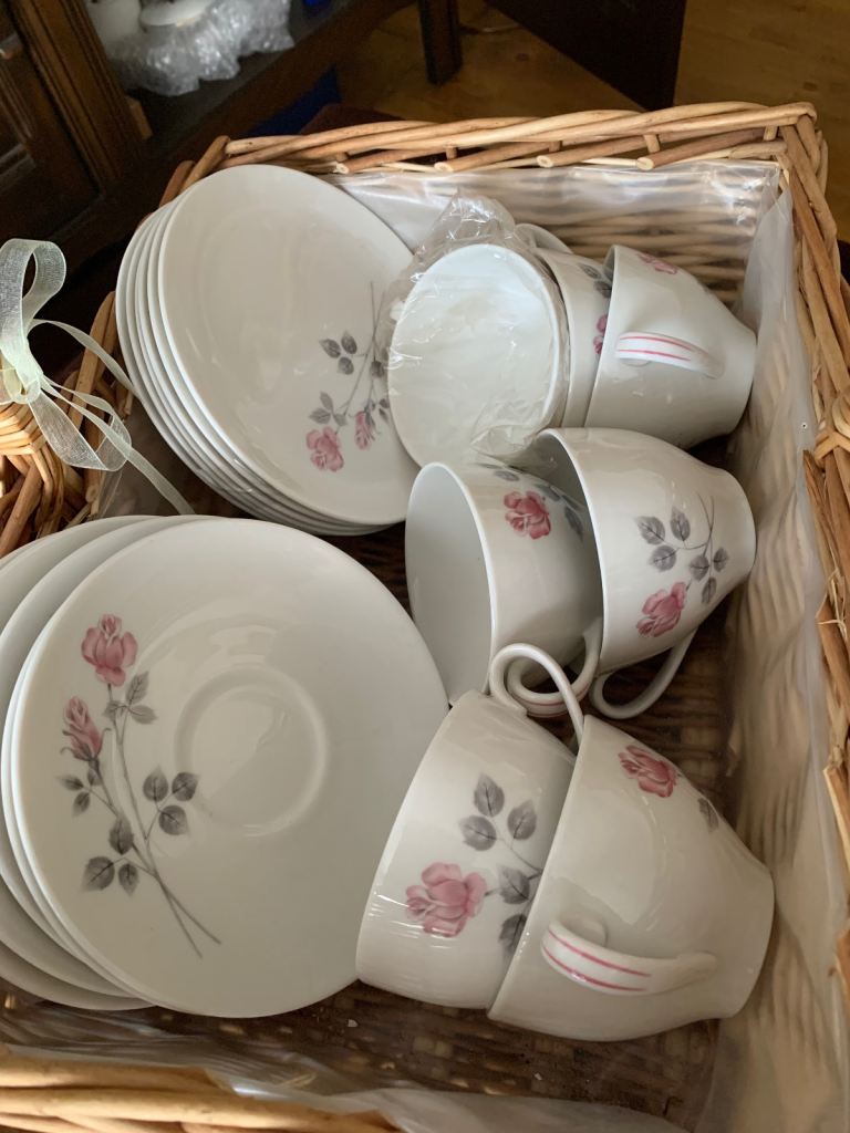Doulton Pillar Rose Teaset