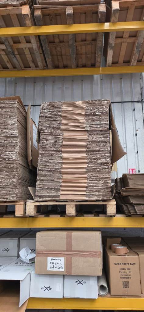 11 Pallets (880 units) double walled cardboard boxes - 84xm L x 45cm W x 23cm H