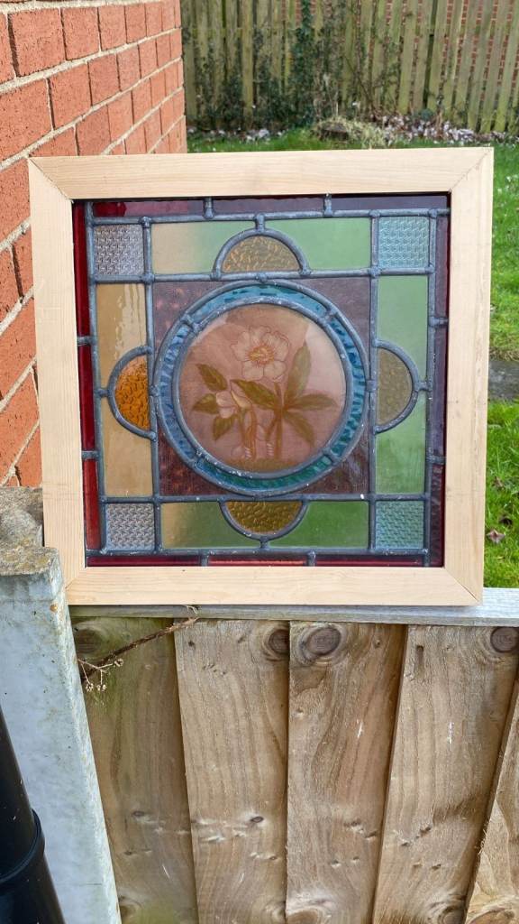 Beautiful set of 8 victorian Hand Painted windows....4 x birds 4x flowers...🫠