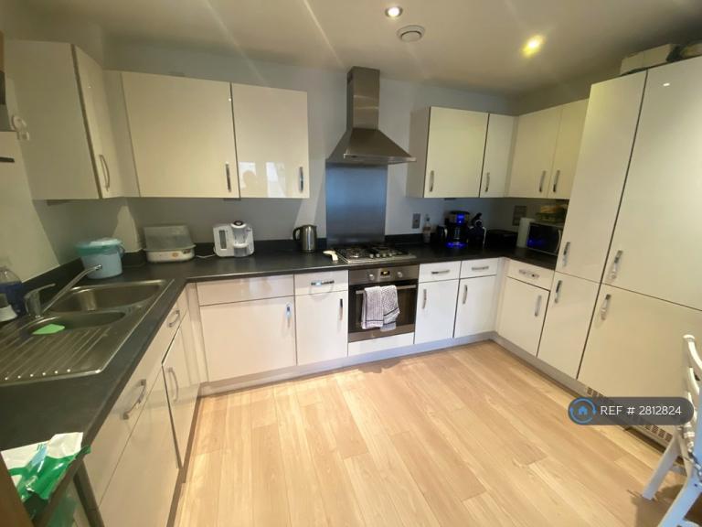 2 bedroom flat in Code Court, London, NW2 (2 bed) (#2812824)