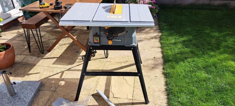 Titan TTB763TAS 1500W Table Saw – Like New, Boxed, All Parts Included (Thornbury / Gloucestershire)
