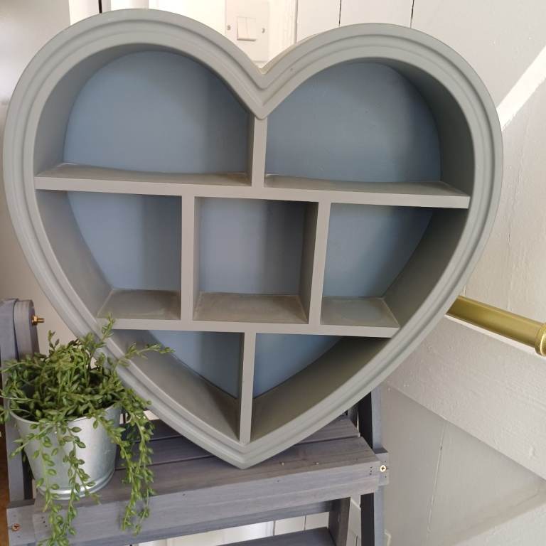 Heart-shaped Display Shelf - Grey 45 cm, As Good As New