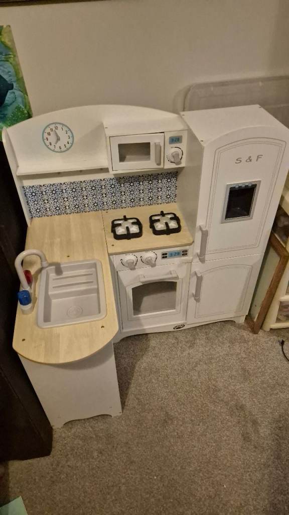 Kids Play Kitchen