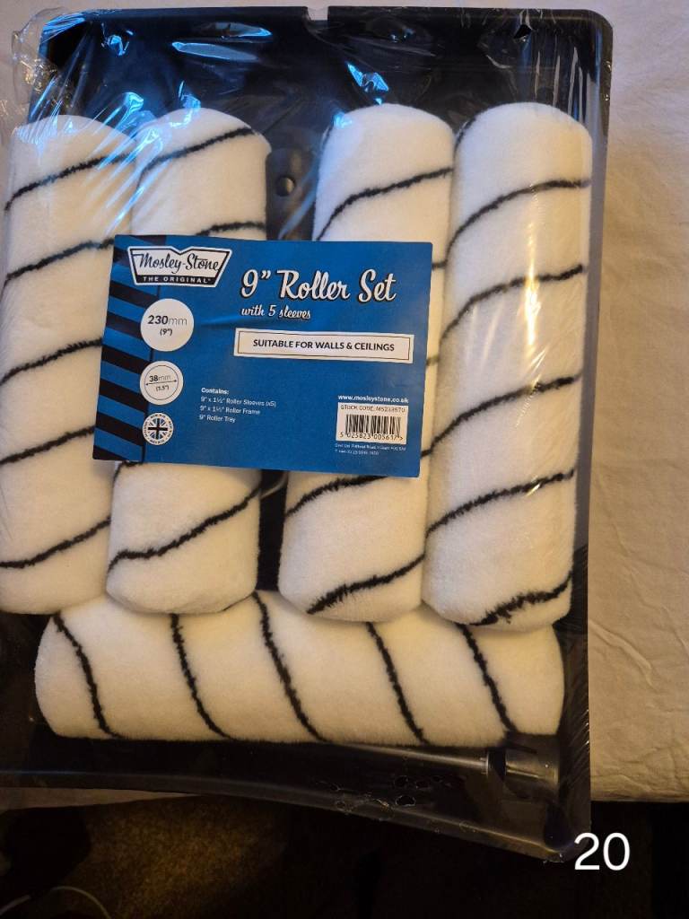 Paint roller sets