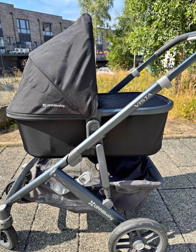 UPPAbaby VISTA Pram with Carrycot – Black, Good Condition