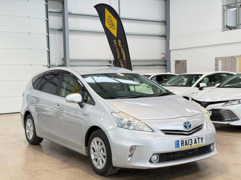 2013 Toyota 7 Seat Prius Toyota Prius Alpha Hybrid  Silver  2013 7 Seater  1.8L