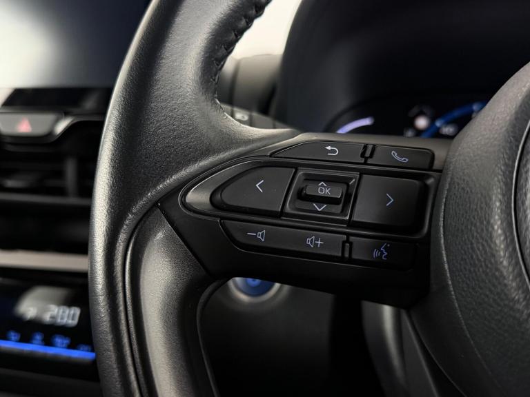 2023 Toyota Yaris Cross 1.5 VVT-h Design E-CVT Euro 6 (s/s) 5dr HATCHBACK Petrol/Electric Hybrid ...