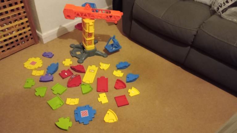 V-Tech Toot Toot Construction Crane + bundle of track