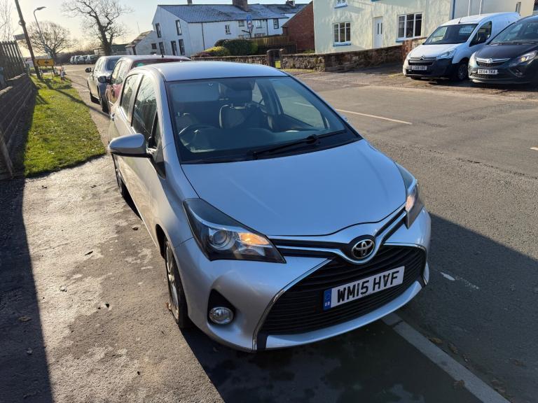 image for 2015 Toyota Yaris 1.33 VVT-i Icon 5dr HATCHBACK Petrol Manual