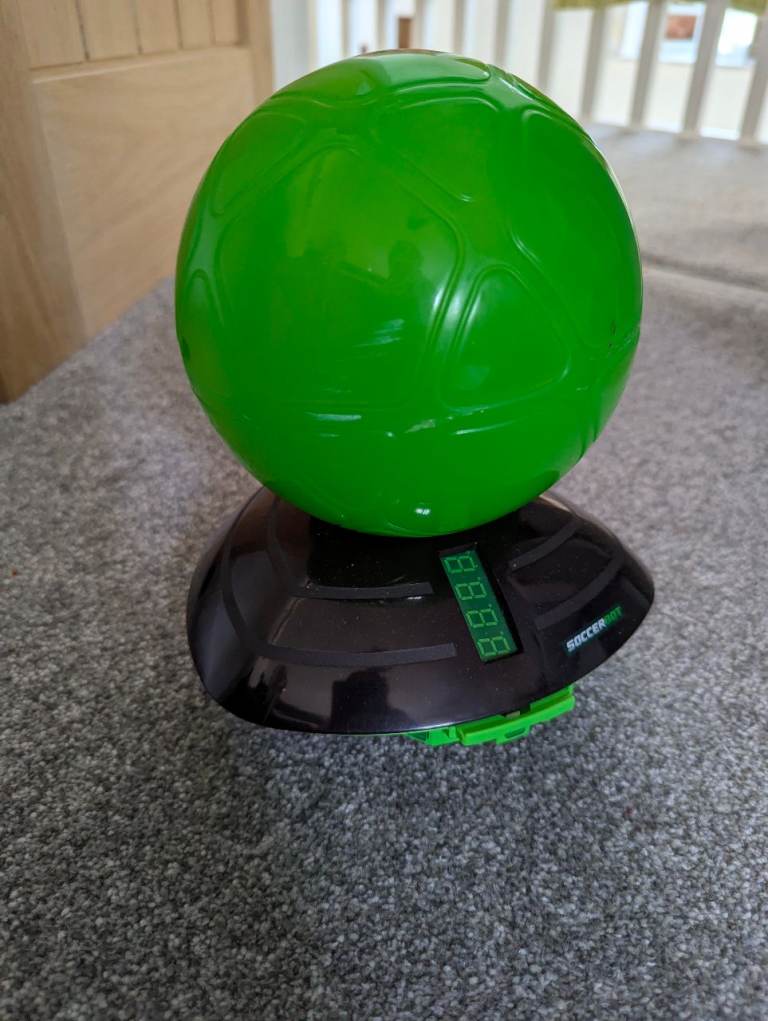 Rebounder Ball Training Aid – Green, Good Condition
