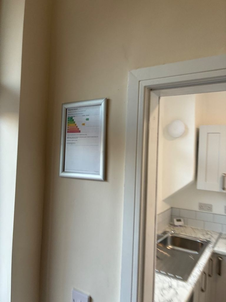 2 Bedroom House To Let LS11 🏠