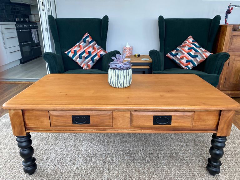 Coffee table with 4 drawers
