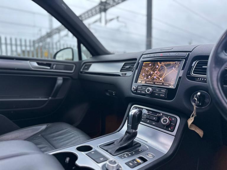 2015 Volkswagen Touareg 3.0 V6 TDI BlueMotion Tech 262 R-Line 5dr Tip Auto Euro 6 ESTATE Diesel A...