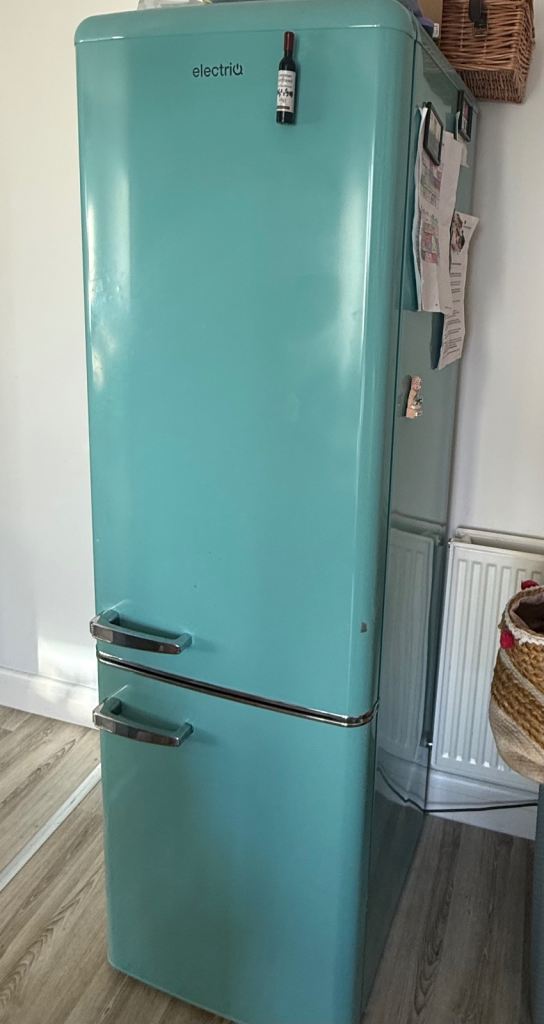 Retro fridge freezer 