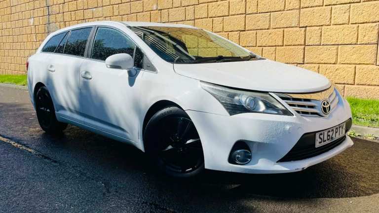 2012 TOYOTA AVENSIS 2.0 D4D TR 5 DOOR ESTATE £35 YEAR ROAD TAX 6 SPEED MANUAL
