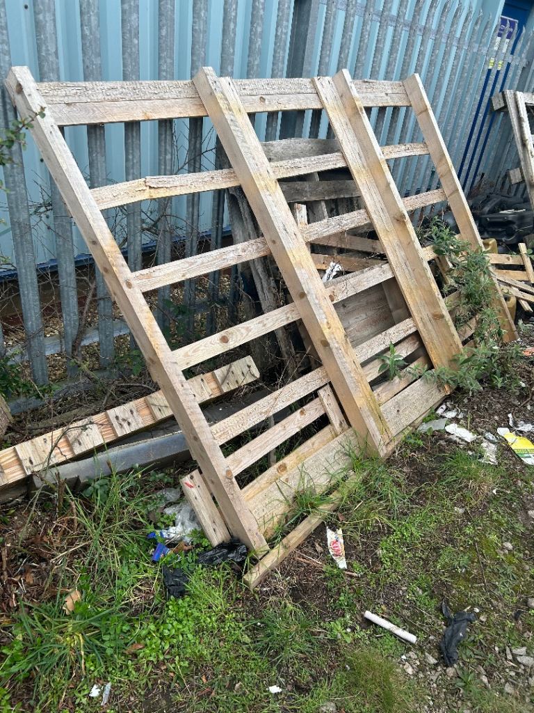 Free pallets 